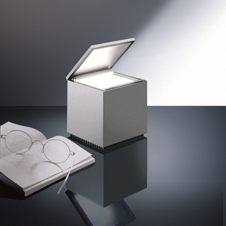 Cuboluce Metal_C_Inclusa_Lampadina/e_inclusa/e_nella_confezione_Included