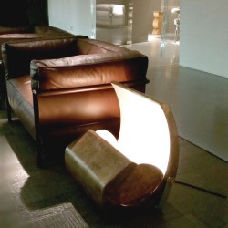 Escargot floor lamp_C_Esclusa_Lampadina/e_NON_inclusa/e_Not_Included