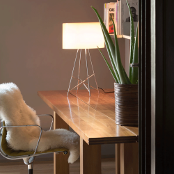 Ray T Table lamp