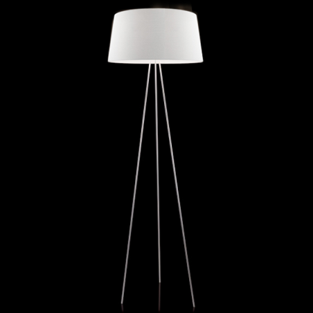 Tripod floor lamp