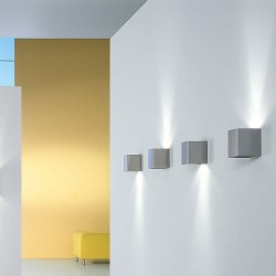 Oty Light MicroBox 1 Acciaio Lucido Lampada da Parete Offerta
