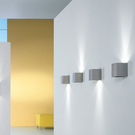 Oty Light MicroBox 1 Acciaio Lucido Lampada da Parete Offerta